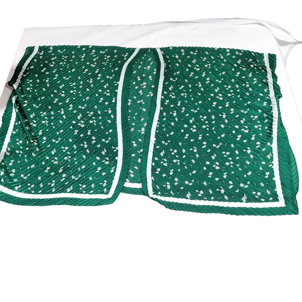 Pleated Floral Flowy Scarf wrap Banana Republic OS Kelly Green Boho kimono wrap